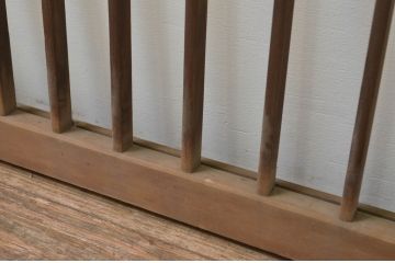 アンティーク建具　経年を感じさせる木味が魅力の横長格子窓2枚セット(格子戸、引き戸)(R-068011)