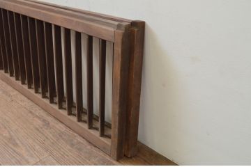 アンティーク建具　経年を感じさせる木味が魅力の横長格子窓2枚セット(格子戸、引き戸)(R-068011)