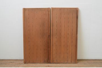 アンティーク建具　木の温かみが感じられるマス目(升目)の格子窓2枚セット(きつね格子、狐格子、格子戸、板戸、引き戸)(R-068016)
