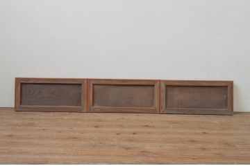 アンティーク建具　総欅(ケヤキ)材　杢目が美しい小さな板戸窓3枚セット(引き戸)(R-068029)