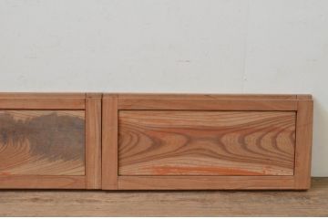 アンティーク建具　総欅(ケヤキ)材　杢目が美しい小さな板戸窓3枚セット(引き戸)(R-068029)