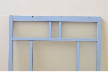 アンティーク建具　ペイント仕上げ限定　大正ロマンの雰囲気漂うペンキの剥げたFIXガラス窓1枚(フィックス、はめ殺し)(R-068038)