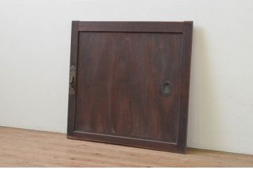 アンティーク建具　総欅(ケヤキ)材　一枚板　日本風情を感じさせる板戸窓1枚(引き戸)(R-068042)