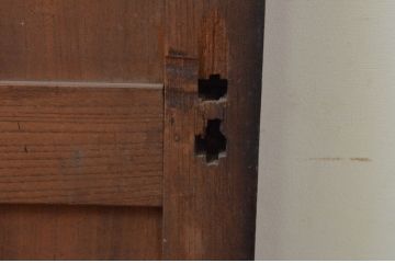 アンティーク建具　総欅(ケヤキ)材　一枚板　日本風情を感じさせる板戸窓1枚(引き戸)(R-068042)