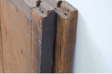 アンティーク建具　落ち着きある色味が和の雰囲気を高める横桟板戸窓2枚セット(引き戸、舞良戸、まいらど)(R-068051)