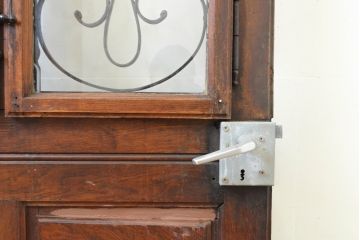 海外アンティーク　ペイント仕上げ限定　オーク材　可憐なデザインのアイアンフェンス入りドア1枚(建具、木製扉)(R-068053)