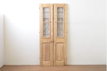海外アンティーク　ペイント仕上げ限定　パイン材　アイアンフェンス入り両開きドア1対2枚セット(建具、木製扉)(R-068055)
