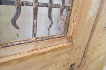 海外アンティーク　ペイント仕上げ限定　パイン材　アイアンフェンス入り両開きドア1対2枚セット(建具、木製扉)(R-068055)