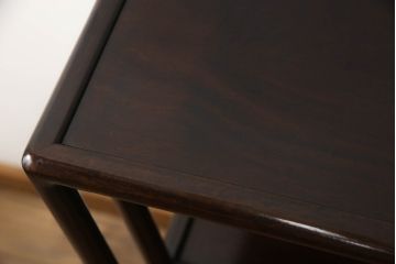 和製ビンテージ　国産　職人手造り　指物家具　総紫檀(シタン)材　上質な造りが魅力的な漆塗りの飾り棚(茶棚、収納棚、戸棚、違い棚、ヴィンテージ)(R-068060)