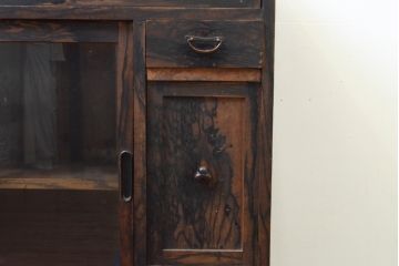 和製アンティーク　前面黒柿　上手物　無垢材　銅金具付きの茶箪笥(茶棚、収納棚、戸棚、飾り棚)(R-068064)
