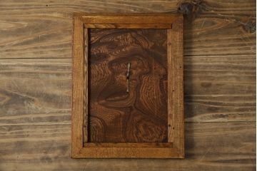 和製アンティーク　超美品!!　前面欅 (ケヤキ)材　レトロな佇まいに和の趣を感じる二段重ね茶箪笥(食器棚、収納棚、戸棚、茶棚、飾り棚、違い棚)(R-068065)