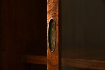 和製アンティーク　超美品!!　前面欅 (ケヤキ)材　レトロな佇まいに和の趣を感じる二段重ね茶箪笥(食器棚、収納棚、戸棚、茶棚、飾り棚、違い棚)(R-068065)