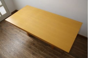 中古　美品　arflex(アルフレックス)　TAVOLO VOLO(タボロ・ボーロ)　スタイリッシュな佇まいが目を引くダイニングテーブル(作業台、食卓、ワークデスク)(R-068066)