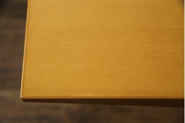 中古　美品　arflex(アルフレックス)　TAVOLO VOLO(タボロ・ボーロ)　スタイリッシュな佇まいが目を引くダイニングテーブル(作業台、食卓、ワークデスク)(R-068066)