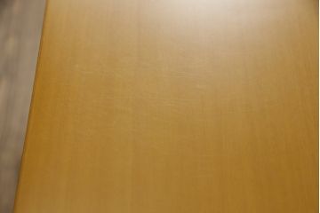 中古　美品　arflex(アルフレックス)　TAVOLO VOLO(タボロ・ボーロ)　スタイリッシュな佇まいが目を引くダイニングテーブル(作業台、食卓、ワークデスク)(R-068066)