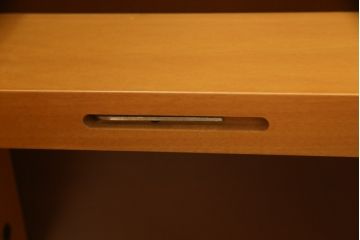 中古　美品　arflex(アルフレックス)　TAVOLO VOLO(タボロ・ボーロ)　スタイリッシュな佇まいが目を引くダイニングテーブル(作業台、食卓、ワークデスク)(R-068066)