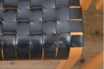 中古　美品　arflex(アルフレックス)　NT(エヌティー)　本革(レザー)　革を編み込んだデザインが個性的なチェア2脚セット(ダイニングチェア、アームチェア、椅子、イス)(定価2脚約32万円)(R-068068)