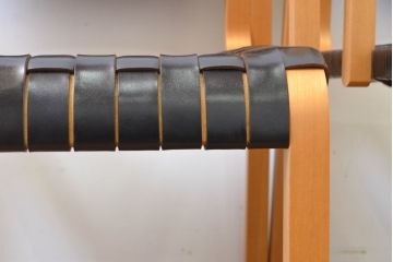 中古　美品　arflex(アルフレックス)　NT(エヌティー)　本革(レザー)　革を編み込んだデザインが個性的なチェア2脚セット(ダイニングチェア、アームチェア、椅子、イス)(定価2脚約32万円)(R-068068)