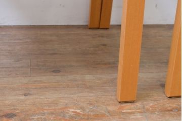 中古　美品　arflex(アルフレックス)　NT(エヌティー)　本革(レザー)　革を編み込んだデザインが個性的なチェア2脚セット(ダイニングチェア、アームチェア、椅子、イス)(定価2脚約32万円)(R-068068)
