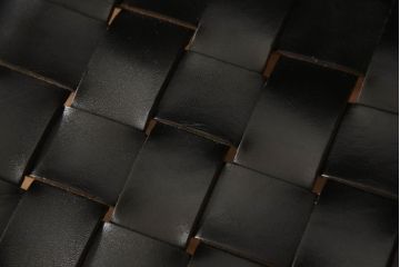 中古　美品　arflex(アルフレックス)　NT(エヌティー)　本革(レザー)　革を編み込んだデザインが個性的なチェア2脚セット(ダイニングチェア、アームチェア、椅子、イス)(定価2脚約32万円)(R-068070)