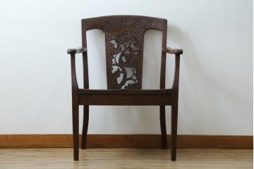 中古　美品!!　大阪屋家具店　軽井沢彫り　咲き誇る桜の彫刻が美しいアームチェア　(R-068080)