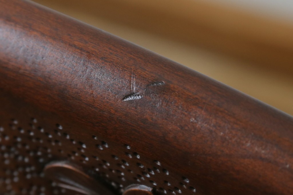 中古　美品!!　大阪屋家具店　軽井沢彫り　咲き誇る桜の彫刻が美しいアームチェア　(R-068080)