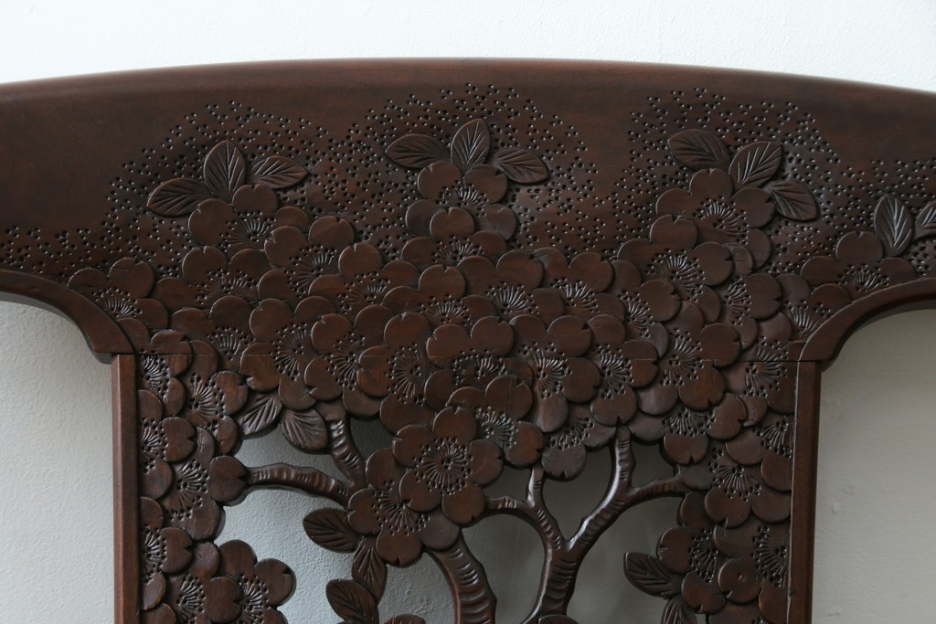 中古　美品!!　大阪屋家具店　軽井沢彫り　咲き誇る桜の彫刻が美しいアームチェア　(R-068080)
