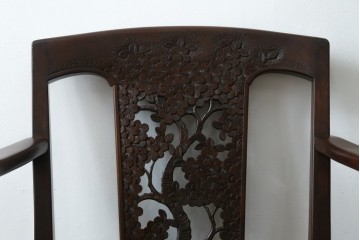 中古　美品!!　大阪屋家具店　軽井沢彫り　咲き誇る桜の彫刻が美しいアームチェア　(R-068080)