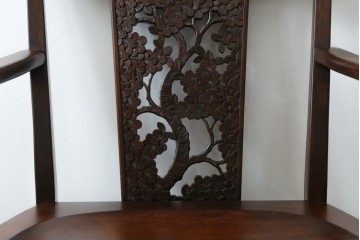 中古　美品!!　大阪屋家具店　軽井沢彫り　咲き誇る桜の彫刻が美しいアームチェア　(R-068080)