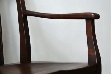 中古　美品!!　大阪屋家具店　軽井沢彫り　咲き誇る桜の彫刻が美しいアームチェア　(R-068080)