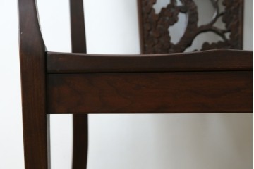 中古　美品!!　大阪屋家具店　軽井沢彫り　咲き誇る桜の彫刻が美しいアームチェア　(R-068080)