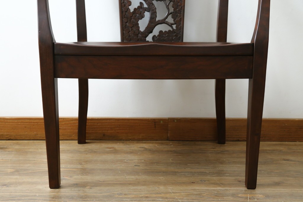 中古　美品!!　大阪屋家具店　軽井沢彫り　咲き誇る桜の彫刻が美しいアームチェア　(R-068080)