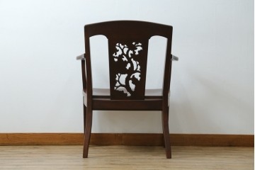 中古　美品!!　大阪屋家具店　軽井沢彫り　咲き誇る桜の彫刻が美しいアームチェア　(R-068080)