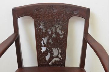 中古　美品!!　大阪屋家具店　軽井沢彫り　咲き誇る桜の彫刻が美しいアームチェア(板座チェア、ダイニングチェア、椅子、イス)(R-068080)