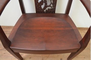 中古　美品!!　大阪屋家具店　軽井沢彫り　咲き誇る桜の彫刻が美しいアームチェア(板座チェア、ダイニングチェア、椅子、イス)(R-068080)