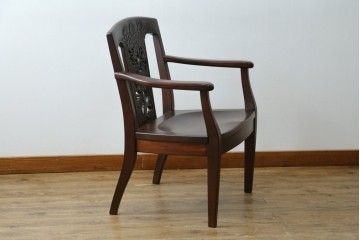 中古　美品!!　大阪屋家具店　軽井沢彫り　咲き誇る桜の彫刻が美しいアームチェア　(R-068081)