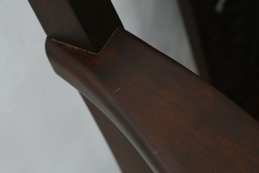 中古　美品!!　大阪屋家具店　軽井沢彫り　咲き誇る桜の彫刻が美しいアームチェア　(R-068081)