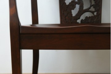 中古　美品!!　大阪屋家具店　軽井沢彫り　咲き誇る桜の彫刻が美しいアームチェア　(R-068081)