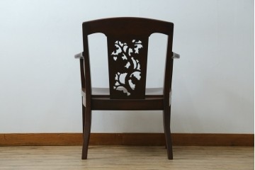 中古　美品!!　大阪屋家具店　軽井沢彫り　咲き誇る桜の彫刻が美しいアームチェア　(R-068081)