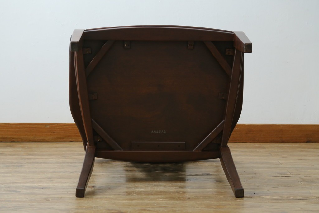 中古　美品!!　大阪屋家具店　軽井沢彫り　咲き誇る桜の彫刻が美しいアームチェア　(R-068081)