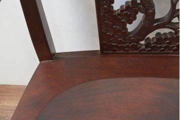 中古　美品!!　大阪屋家具店　軽井沢彫り　咲き誇る桜の彫刻が美しいアームチェア(板座チェア、ダイニングチェア、椅子、イス)(R-068081)