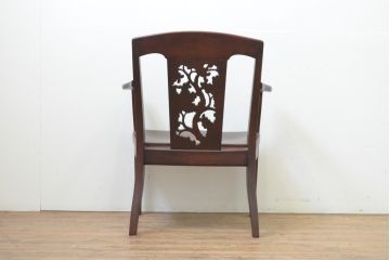 中古　美品!!　大阪屋家具店　軽井沢彫り　咲き誇る桜の彫刻が美しいアームチェア(板座チェア、ダイニングチェア、椅子、イス)(R-068081)