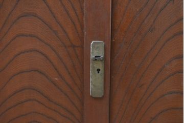 和製アンティーク　前面欅(ケヤキ)材　引き出し16杯　シンプルな見た目と小振りなサイズが魅力の帳場小箪笥(帳場箪笥、薬箪笥、百目箪笥、薬タンス、時代箪笥、小物収納、引き出し、チェスト、卓上収納)(R-068084)