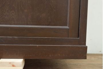 和製アンティーク　ナラ(楢)材　昭和レトロな雰囲気漂う二段重ね食器棚(カップボード、戸棚、収納棚、キャビネット)(R-068085)
