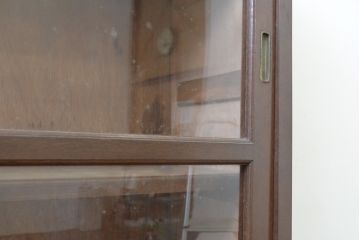 和製アンティーク　ナラ(楢)材　昭和レトロな雰囲気漂うサイドボード(サイドキャビネット、食器棚、戸棚、収納棚)(R-068086)