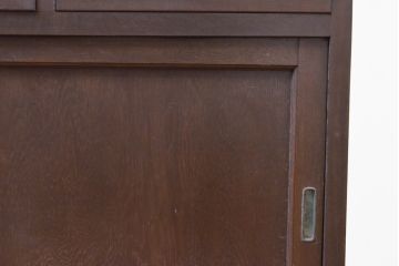 和製アンティーク　ナラ(楢)材　昭和レトロな雰囲気漂うサイドボード(カウンターテーブル、カウンターキャビネット、サイドキャビネット、食器棚、収納棚)(R-068087)