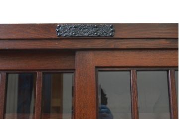 中古　美品　国産工芸家具　民芸　上質な和の空間を演出する二段重ね水屋箪笥(食器棚、キャビネット、重ねタンス、茶たんす、収納棚、戸棚、店舗什器)(R-068097)