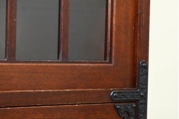 中古　美品　国産工芸家具　民芸　上質な和の空間を演出する二段重ね水屋箪笥(食器棚、キャビネット、重ねタンス、茶たんす、収納棚、戸棚、店舗什器)(R-068097)