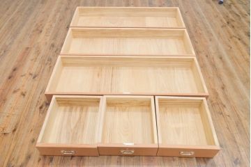 中古　最高級　桐の松山(松山家具)　抜群の収納力!明るい木色と金具の装飾が気品を漂わせる大阪泉州総桐箪笥(並厚、四方丸、総桐たんす、着物箪笥、衣装箪笥、整理タンス、収納タンス、和タンス)(R-068100)