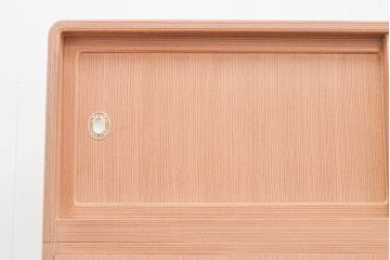 中古　最高級　桐の松山(松山家具)　抜群の収納力!明るい木色と金具の装飾が気品を漂わせる大阪泉州総桐箪笥(並厚、四方丸、総桐たんす、着物箪笥、衣装箪笥、整理タンス、収納タンス、和タンス)(R-068100)